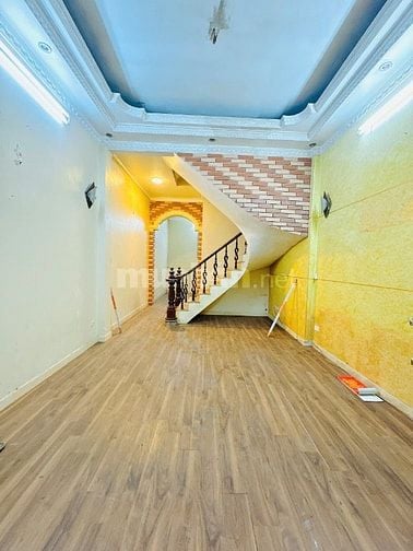 Cho thuê nhà gần phố Trịnh Công Sơn, quận Tây Hồ. DT 55m2 x 4 tàng