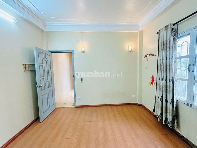 Cho thuê nhà gần phố Trịnh Công Sơn, quận Tây Hồ. DT 55m2 x 4 tàng