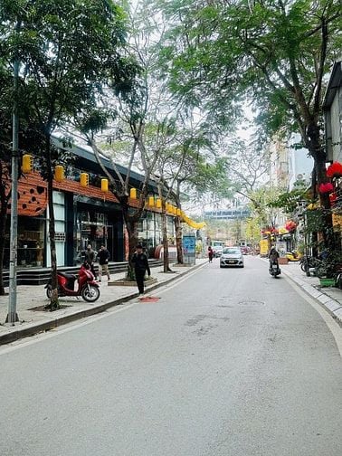 Cho thuê nhà gần phố Trịnh Công Sơn, quận Tây Hồ. DT 55m2 x 4 tàng