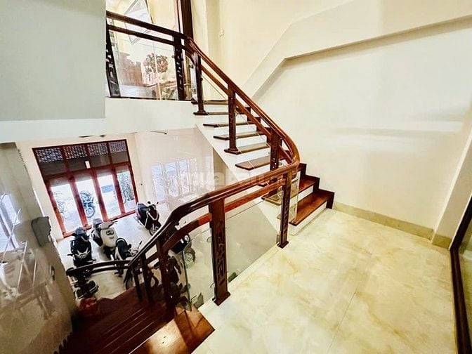 NHÀ CHỦ TỰ XÂY CHẮC CHẮN - NGÕ NÔNG GẦN PHỐ - Ô TÔ ĐỖ GẦN - BA GÁC ĐỖ 