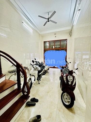 NHÀ CHỦ TỰ XÂY CHẮC CHẮN - NGÕ NÔNG GẦN PHỐ - Ô TÔ ĐỖ GẦN - BA GÁC ĐỖ 