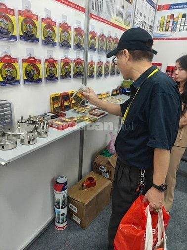 Thanh lý hàng triển lãm mẫu 2 bộ chuyển Pin 21v Ra điện 220v&USB+TypeC
