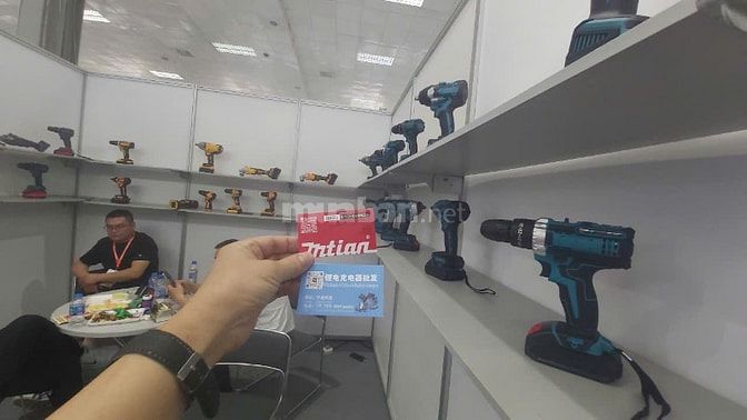 Thanh lý hàng triển lãm mẫu 2 bộ chuyển Pin 21v Ra điện 220v&USB+TypeC