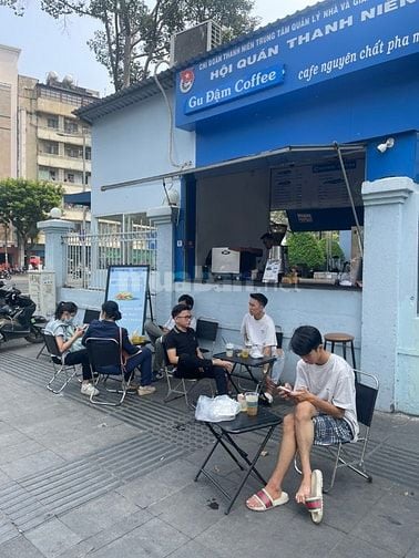 Tuyển dụng nhân viên phục vụ cà phê