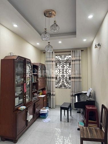 Chính chủ cho thuê nhà 3 lầu cư xá Phan Đăng Lưu, P. 1, Q. Bình Thạnh