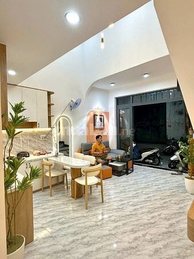Vòng xoay Lê Đại Hành, 45m2, 2 tầng, 3pn, nhỉnh 5 tỷ