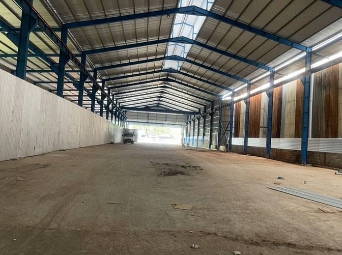 Cho thuê xưởng Mt .Ql1a cái bè Tiền Giang dt 2200m