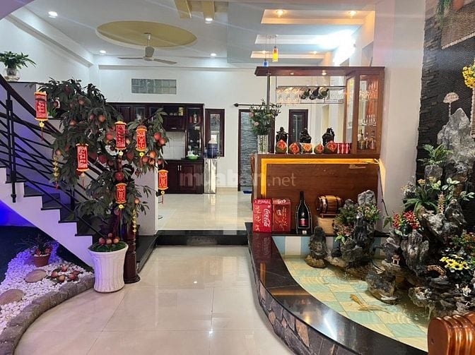 Bán nhà KDC Trung Sơn. DT 6x20m 1 hầm 1 trệt 3 lầu ST