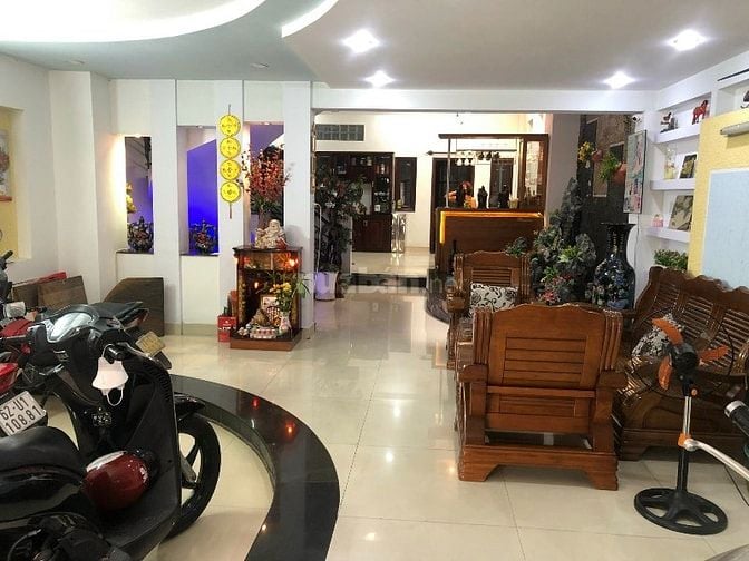 Bán nhà KDC Trung Sơn. DT 6x20m 1 hầm 1 trệt 3 lầu ST