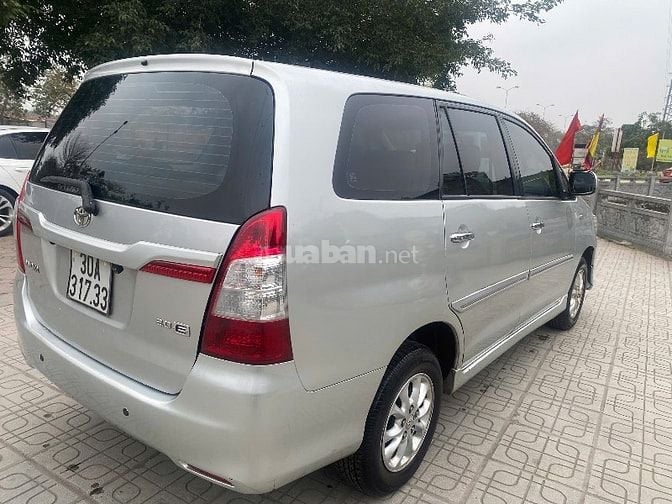 Chính chủ bán xe Innova 2.0E Số sàn