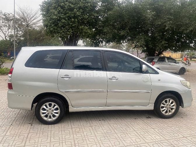 Chính chủ bán xe Innova 2.0E Số sàn