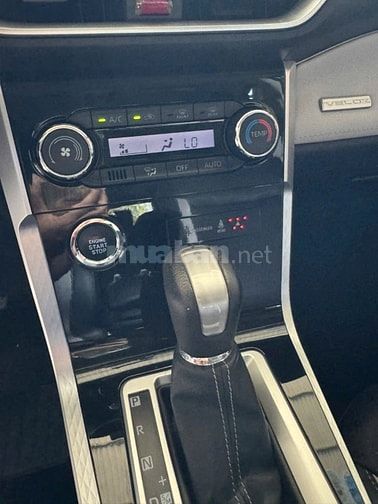 Cần bán xe toyota veloz cross số tự động