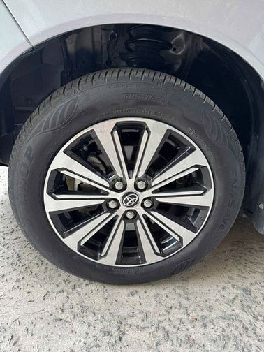 Cần bán xe toyota veloz cross số tự động