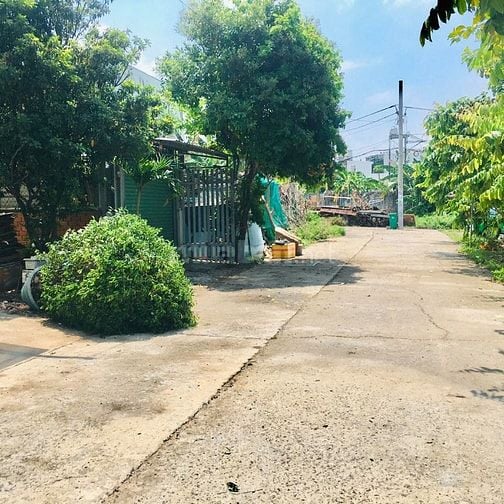 Bán gấp căn nhà cấp 4 giá cực tốt đường số 6, Trường Thọ. 