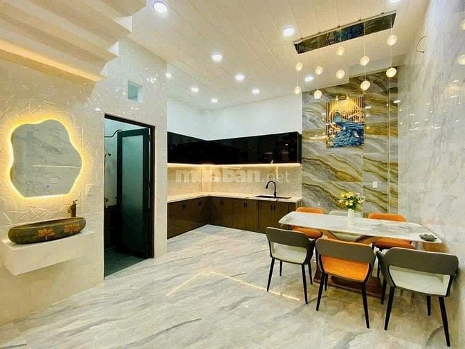 Bán nhà 61,3m2 giá 3 tỷ 950 đường Nguyễn Minh Hoàng, P12, Tân Bình