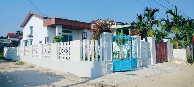 bán nhà đất cấp 4,lô góc 2 mặt tiền.diện tích 282 đất ở và 80m ngoài