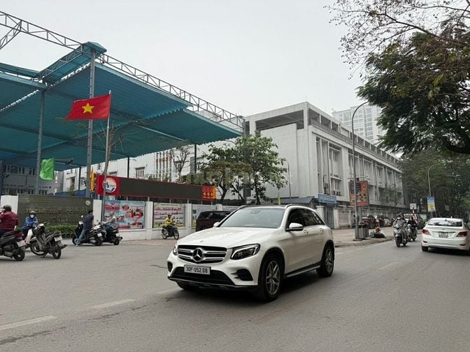 NHÀ MỚI KÍNH KOONG, DÒNG TIỀN LỚN, THU NHẬP ĐỀU HÀNG THÁNG