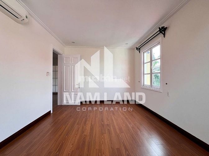 CHO THUÊ BIỆT THỰ ĐẸP 1300m HỒ BƠI,SÂN VƯỜN QUẬN 2 GIÁ 150 TRIỆU TL.