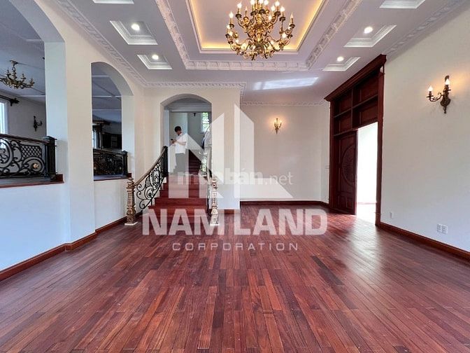 CHO THUÊ BIỆT THỰ ĐẸP 1300m HỒ BƠI,SÂN VƯỜN QUẬN 2 GIÁ 150 TRIỆU TL.