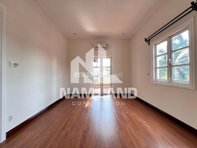CHO THUÊ BIỆT THỰ ĐẸP 1300m HỒ BƠI,SÂN VƯỜN QUẬN 2 GIÁ 150 TRIỆU TL.