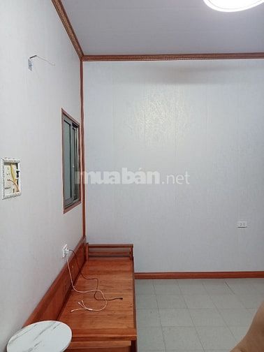 Cần bán gấp nhà TT tầng 2 Ngõ 42 Triều khúc
