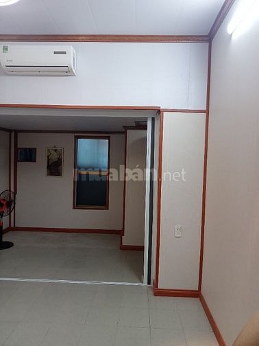 Cần bán gấp nhà TT tầng 2 Ngõ 42 Triều khúc