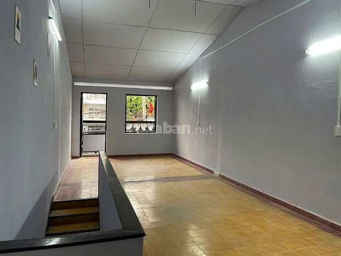 Cho thuê nhà mặt tiền 41 đường số 3 khu cư xá ngân hàng Q.7, DT4x20m
