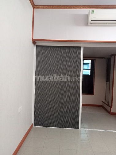 Cần bán gấp nhà TT tầng 2 Ngõ 42 Triều khúc