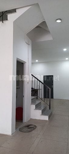 CHO THUÊ NHÀ 484 CỘNG HÒA, TÂN BÌNH, 4 TẦNG, 4 X 22 M, GIÁ CHỈ 28 TR