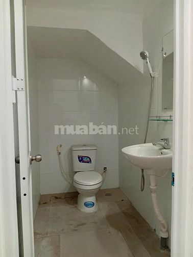 CHO THUÊ NHÀ 484 CỘNG HÒA, TÂN BÌNH, 4 TẦNG, 4 X 22 M, GIÁ CHỈ 28 TR