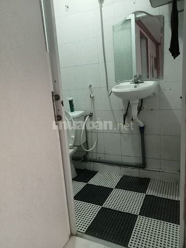 Cần bán gấp nhà TT tầng 2 Ngõ 42 Triều khúc