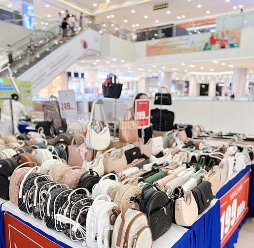 SALE KHỦNG NÊN Cần Tuyển Nhân Viên Hỗ Trợ Gian Hàng Mùa Hè - LƯƠNG TỐT
