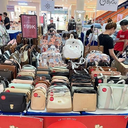 SALE KHỦNG NÊN Cần Tuyển Nhân Viên Hỗ Trợ Gian Hàng Mùa Hè - LƯƠNG TỐT