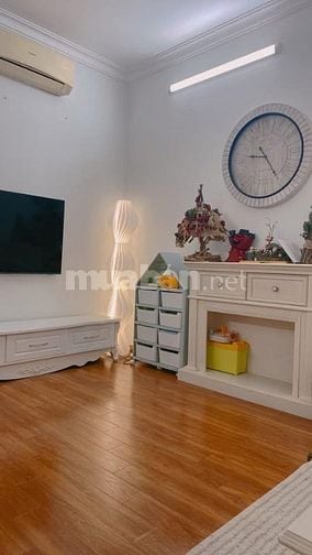 Cho thuê căn hộ chung cư 18T Lê Văn Lương Diện tích : 95m2 