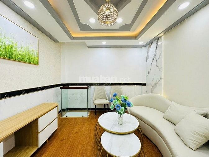 Nhà mới xây 5 tầng,Đường rộng 8m,rổ giá 6toi65o