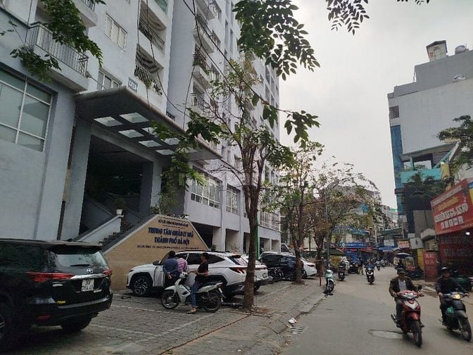 Bán đất ngõ Hoà Bình, khâm Thiên, Đống Đa DT 40m2 MT5m giá 6.4 tỷ