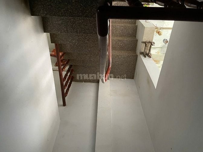 Cần bán nhà gấp, giấy tờ vi bằng đầy đủ, chính chủ