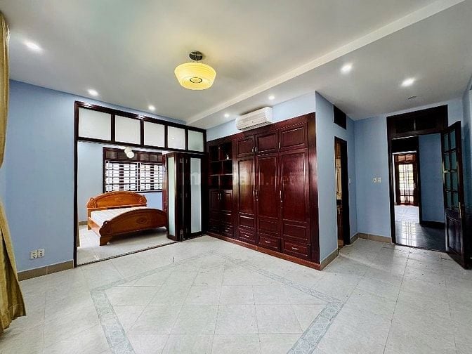CHO THUÊ VILLA SÂN VƯỜN 300m2 KDC BÌNH LỢI. PHƯỜNG 13. BÌNH THẠNH