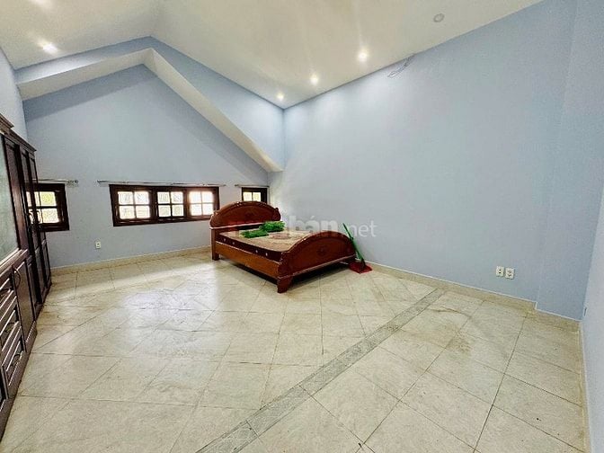 CHO THUÊ VILLA SÂN VƯỜN 300m2 KDC BÌNH LỢI. PHƯỜNG 13. BÌNH THẠNH
