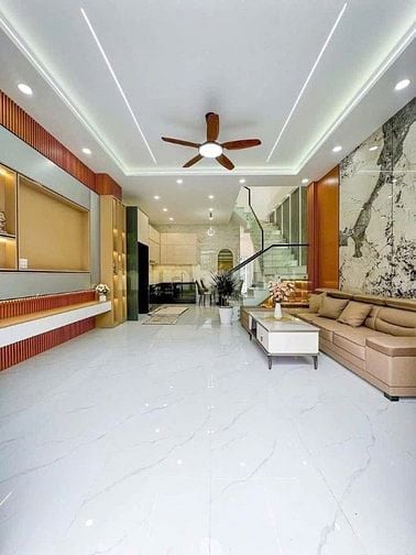 Nhà mới ở được ngay đường Nguyễn Xuân Khoát, Tân Phú. Giao Thống Nhất