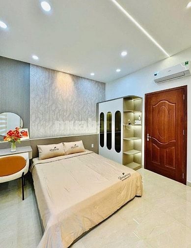 Nhà 50m2 Nguyễn Tri Phương, Q10 giá 2tỷ450. Gần cầu vượt 3/2. Hẻm 5m