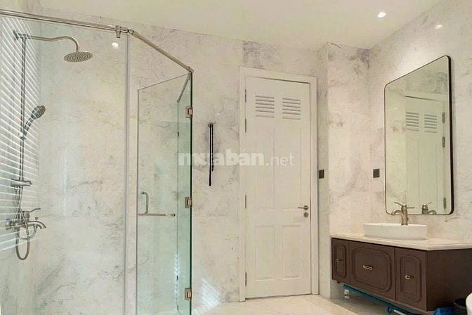 CHO THUÊ BIỆT THỰ SIÊU ĐẸP 3 MẶT TIỀN THẢO ĐIỀN QUẬN 2 GIÁ 150 TRIỆU