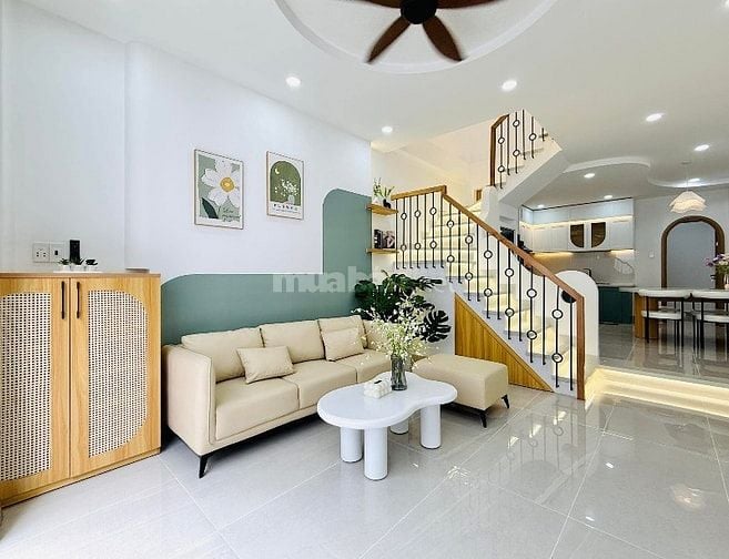 Bán gấp nhà Phó Đức Chính gần bệnh viện quận Bình Thạnh 42,75m2 1ty930