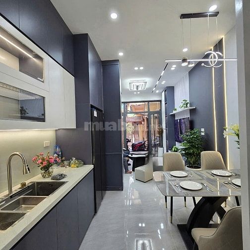 Siêu phẩm Đội  Cấn-Full nội thất - 40m2-4T- 70m ra phố- Nhỉnh 9 tỷ