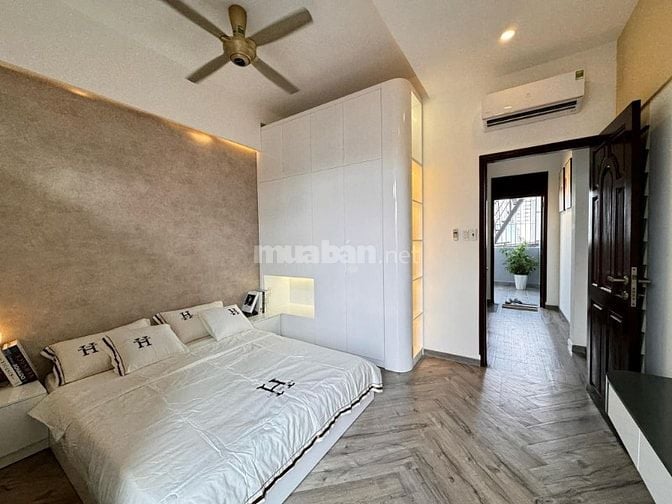 Dòng tiền 16tr-Nhà Mai Văn Ngọc 43m2/2.560 tỷ ngay chợ Trần hữu Trang