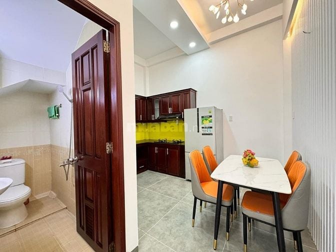 Dòng tiền 16tr-Nhà Mai Văn Ngọc 43m2/2.560 tỷ ngay chợ Trần hữu Trang