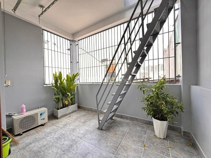 Dòng tiền 16tr-Nhà Mai Văn Ngọc 43m2/2.560 tỷ ngay chợ Trần hữu Trang