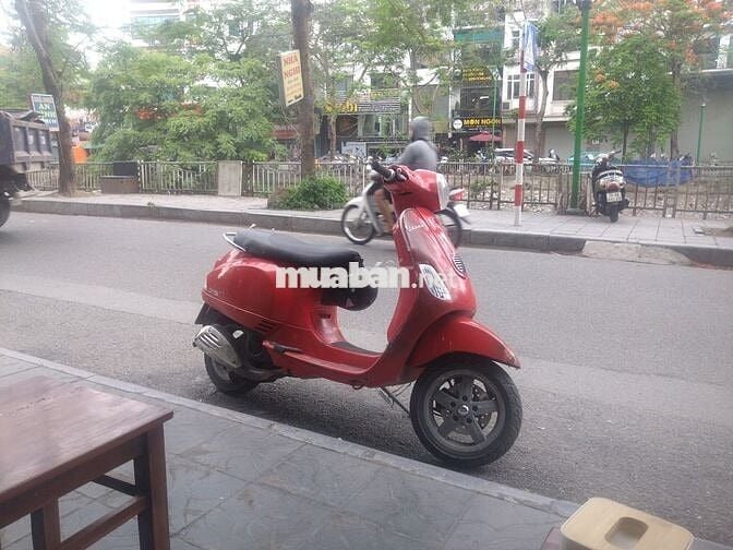 Nhà thừa xe nên bán bớt