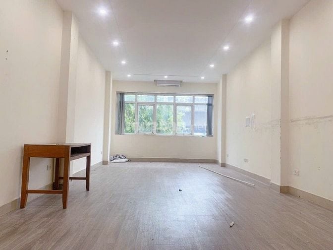 Cho thuê nhà mặt phố Nguyễn Xiển, 45m2, 5 tầng, 30tr, Thanh Xuân,HN
