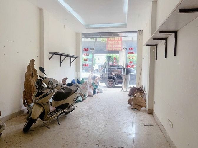 Cho thuê nhà mặt phố Nguyễn Xiển, 45m2, 5 tầng, 30tr, Thanh Xuân,HN